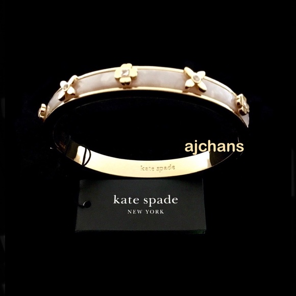 Kate Spade Heritage Bloom Hinged Bangle - Gold/Cream - Picture 4 of 7